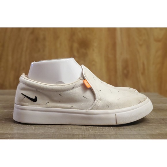 Nike Court Royale Swoosh Print Slip On Shoes Women's Size 6 White - Picture 1 of 12